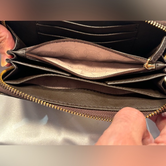 EUC Michael Kors Zippy Zip Around Long Wallet Monogram MK Logo - Picture 5 of 7